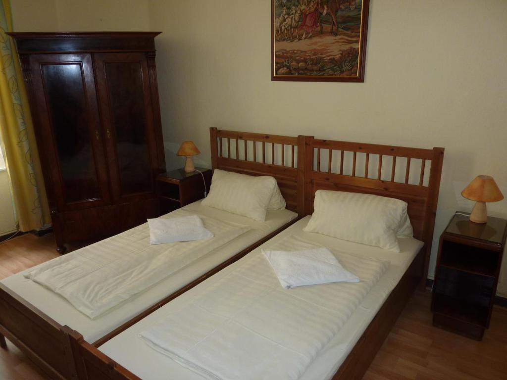 Hotel Pension Waizenegger Am Kurfuerstendamm Berlin Room photo